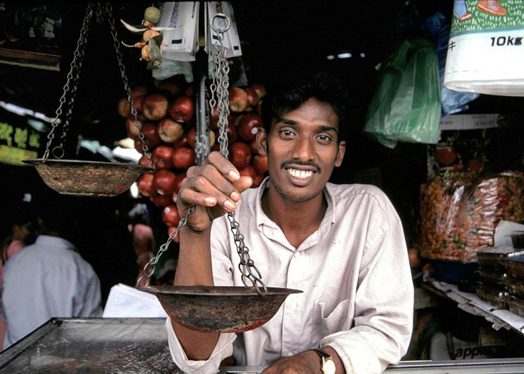 shopkeeper-289772_1280